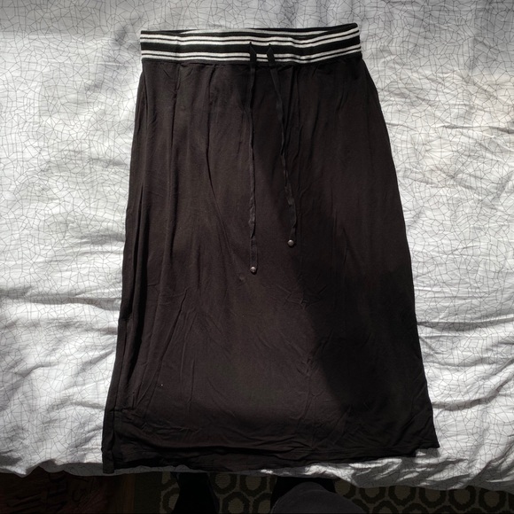 MAXSTUDIO Midi Skirt - Picture 1 of 7